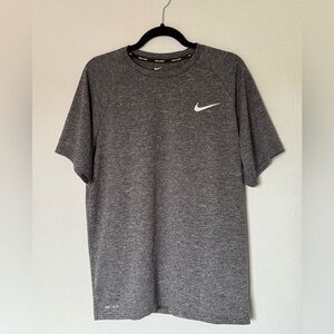 Nike Swim T-Shirt Men’s Medium Grey UPF 40+ Short Sleeve Sportswear Tee Shirt L